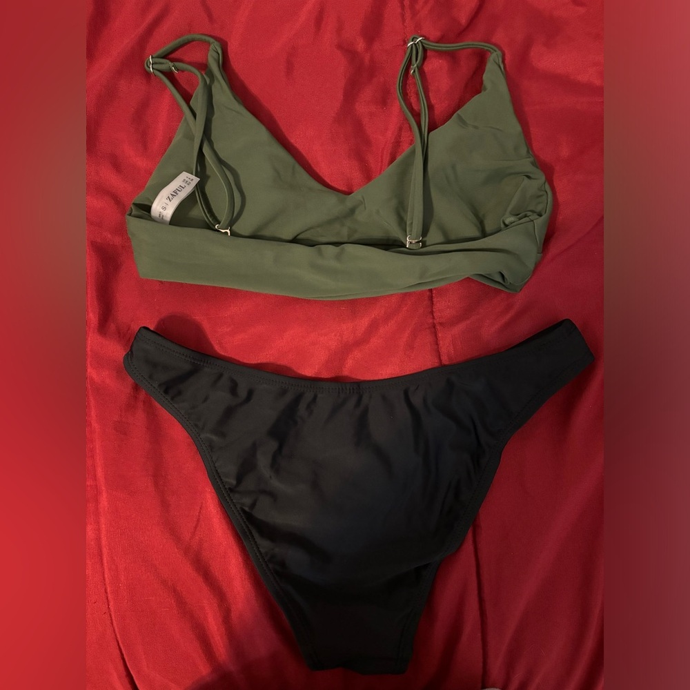 Bikini set - Picture 3 of 3